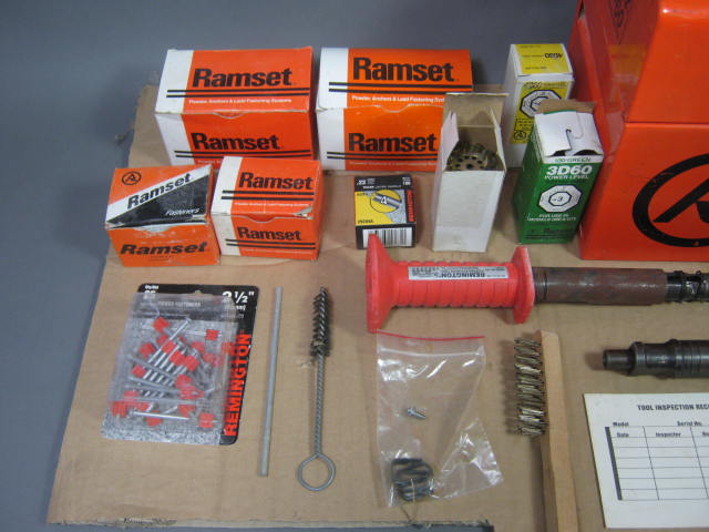 Ramset D-60 Powder Actuated Fastening Gun W/ Case Discs Fasteners Remington Tool 2