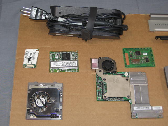 Dell Latitude D800 Laptop Parts P4 Video Card Battery 3