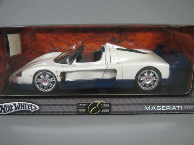 Hotwheels Metal Maserati MC12 Diecast 1:18 Scale White/Blue In Box No Reserve! 1