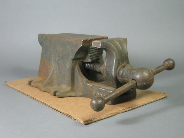 Vintage Antique Blacksmith Metal Leather Working Bench Anvil Vise 380A 25 Pounds 1