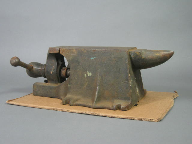 Vintage Antique Blacksmith Metal Leather Working Bench Anvil Vise 380A 25 Pounds 3