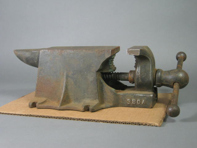 Vintage Antique Blacksmith Metal Leather Working Bench Anvil Vise 380A 25 Pounds 5