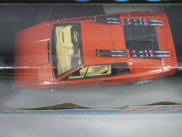 Autoart 007 For Your Eyes Only Lotus Esprit Turbo James Bond RT Red Diecast 1:18 2