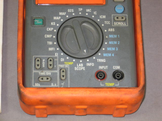 Snap-On Tools EEOS300A Micro-Scope Oscilloscope W/ Case 3