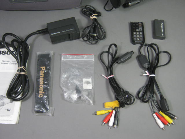 Panasonic AG-EZ1 3CCD MiniDV Video Camera Camcorder +Battery Charger Remote Bag+ 1