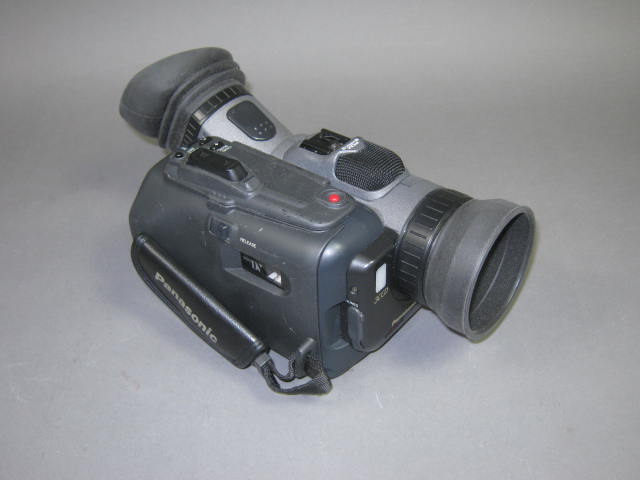 Panasonic AG-EZ1 3CCD MiniDV Video Camera Camcorder +Battery Charger Remote Bag+ 7