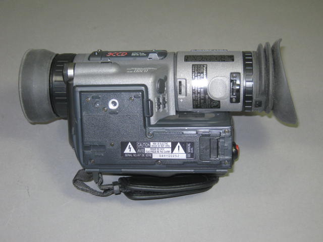 Panasonic AG-EZ1 3CCD MiniDV Video Camera Camcorder +Battery Charger Remote Bag+ 9