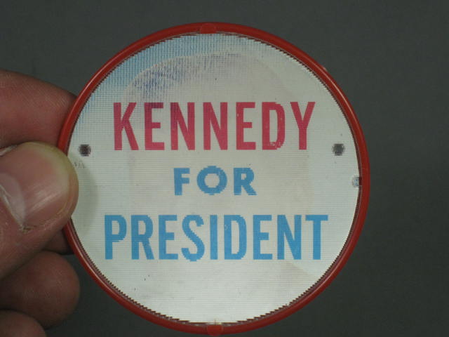 1960 John F Kennedy JFK Red Plastic Flasher Campaign Pin Pinback Button 2.5" NR! 1
