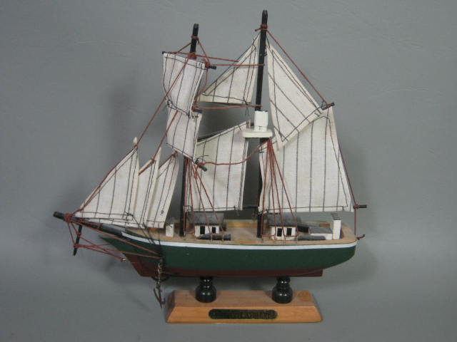 10 Vtg Wood Wooden Model Ship Sailboat Boat Lot Mayflower Cutty Sark HMS Bounty 12