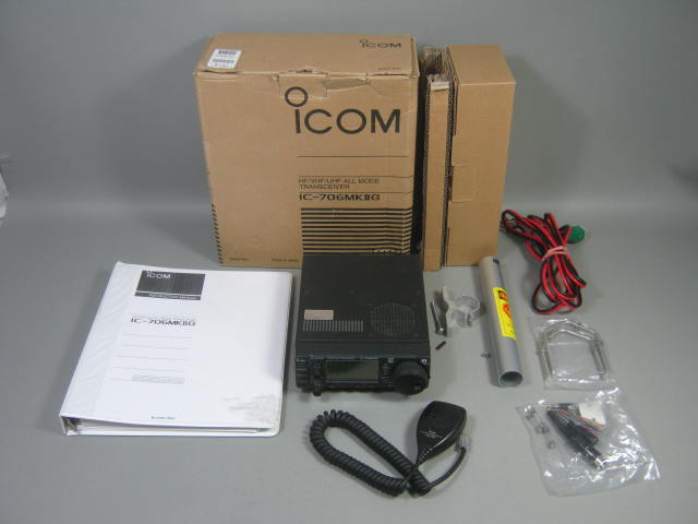 Icom 706 MKIIG HF/VHF/UHF All Mode Ham Radio Transceiver + HM-103 Mic Box Cable+