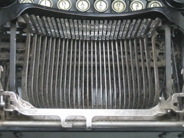 Vintage 1923 Corona #3 Folding Portable Typewriter Serial #565660 No Reserve! 22
