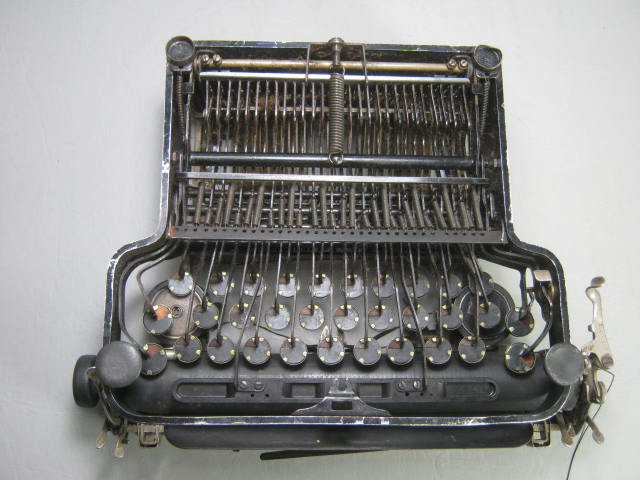 Vintage 1923 Corona #3 Folding Portable Typewriter Serial #565660 No Reserve! 23