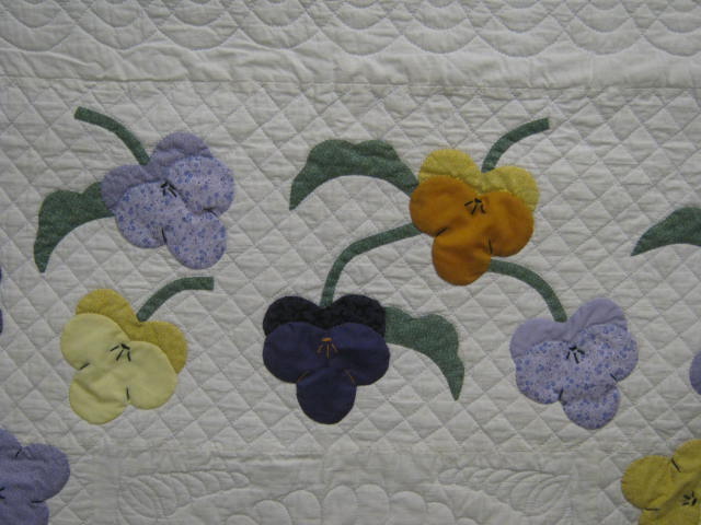 Vtg Queen Size Floral Hand Sewn Stitched Applique Quilt + Pillow Covers 92"x82" 3