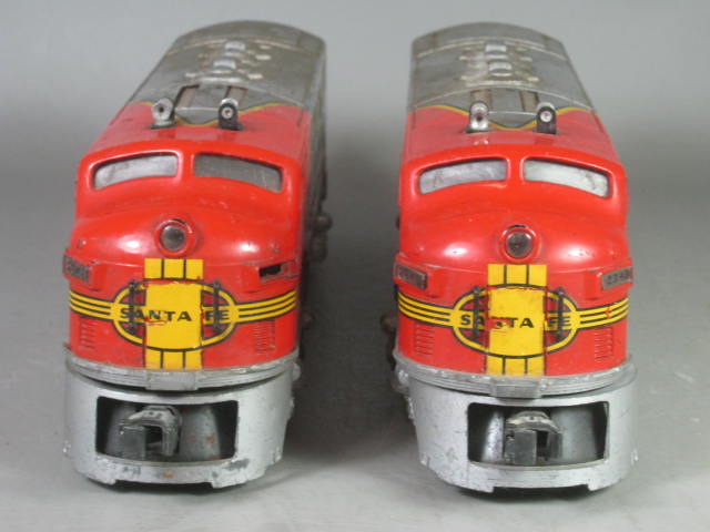 Vintage Lionel Early Postwar 2343 Powered Santa Fe Model Train Engine & Dummy NR 1