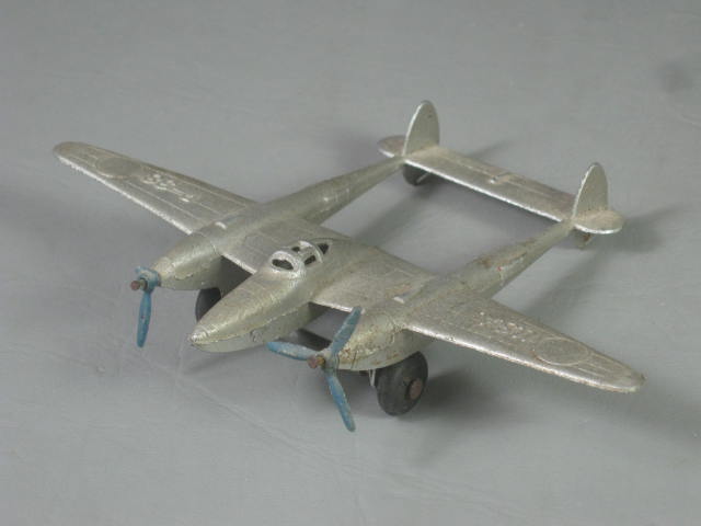 5 Vtg Tootsietoy Metal Airplanes Beechcraft Bonanza Piper Cub P-38 + Navion NR! 13