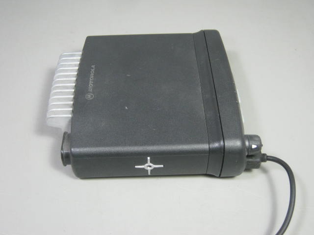 Motorola CDM 750 Mobile UHF Radio Transceiver Narrowband 15 Watt W/ Speaker Mic 2