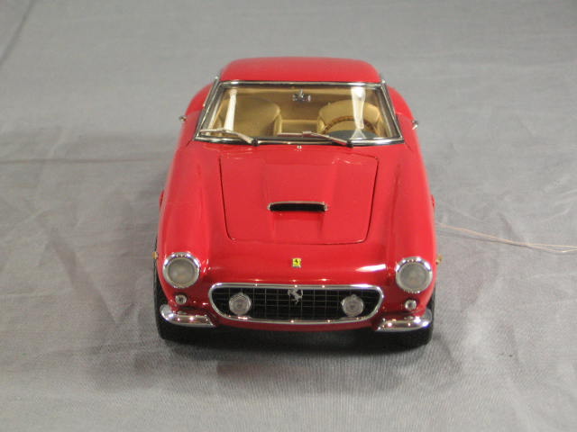 CMC Ferrari 1961 250 GT Berlinetta 1:18 Diecast Car NR 3