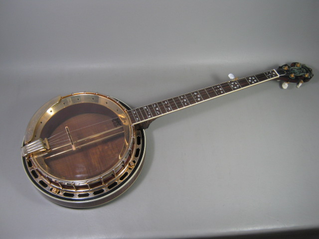 Highland Banjo 5 String Maple Japanese Ornate Neck W/ Resonator Hard Shell Case