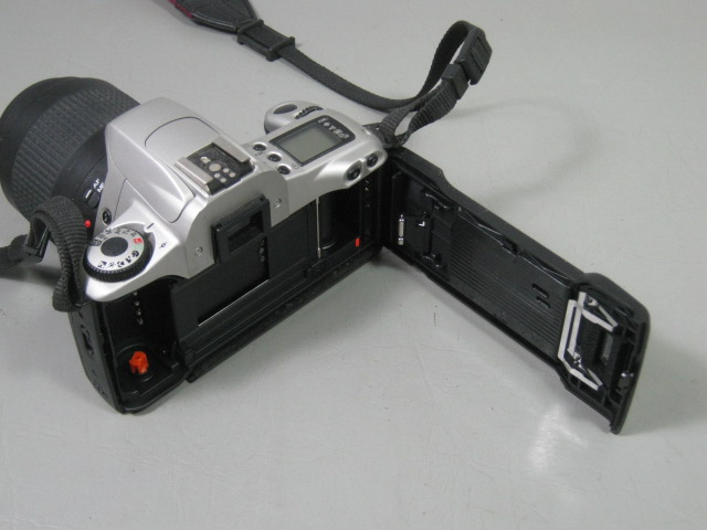 Canon Rebel 2000 EOS SLR 35mm Film Camera W/ EF 80-200mm 1:4.5-5.6 II Zoom Lens+ 4