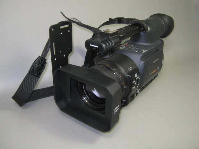 Panasonic AG HVX200P DVCPRO HD P2 Camera Leica Dicomar Zoom Lens DE A20 Remote + 1