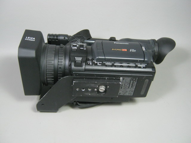Panasonic AG HVX200P DVCPRO HD P2 Camera Leica Dicomar Zoom Lens DE A20 Remote + 9