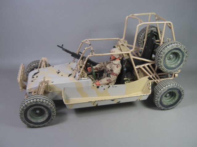 GI Joe Chenowth Desert Strike Dune Buggy W/Action Figure 1/6 Scale Hasbro 2000