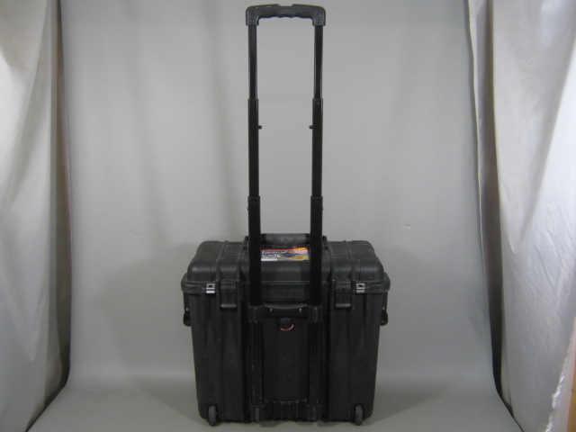 Pelican 1440 Watertight Protector Protective Hard Black Rolling Case W/ Wheels 2