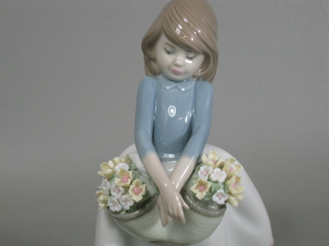 Vtg Lladro Porcelain Figurine 5467 May Flowers Girl W/ Basket 6.75" Daisa 1987 1
