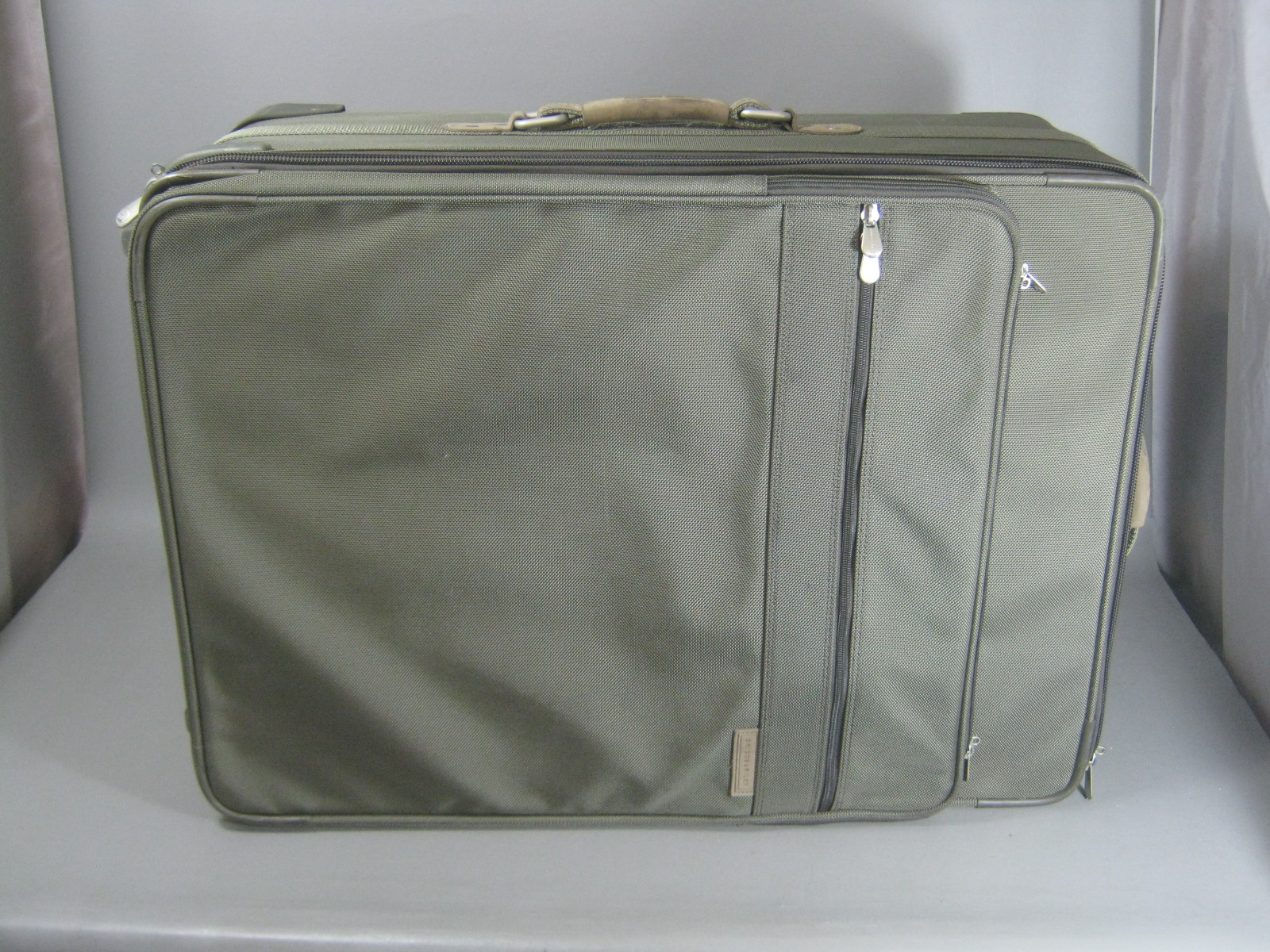 Briggs & Riley Suitcase 28" Baseline Luggage Olive Green Wheeled Upright No Res 5