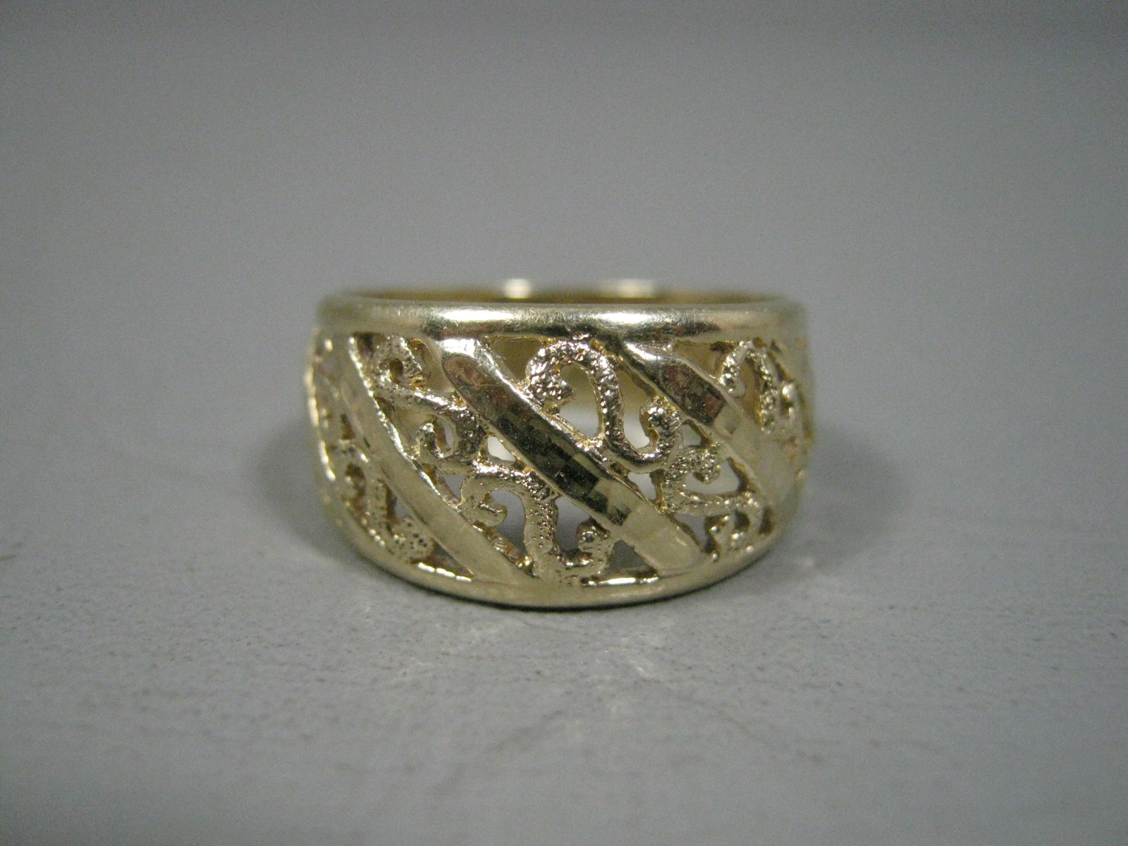 Lovely 14k Yellow Gold Ladies Womens Beverly Hills Filigree Scroll Ring Size 7