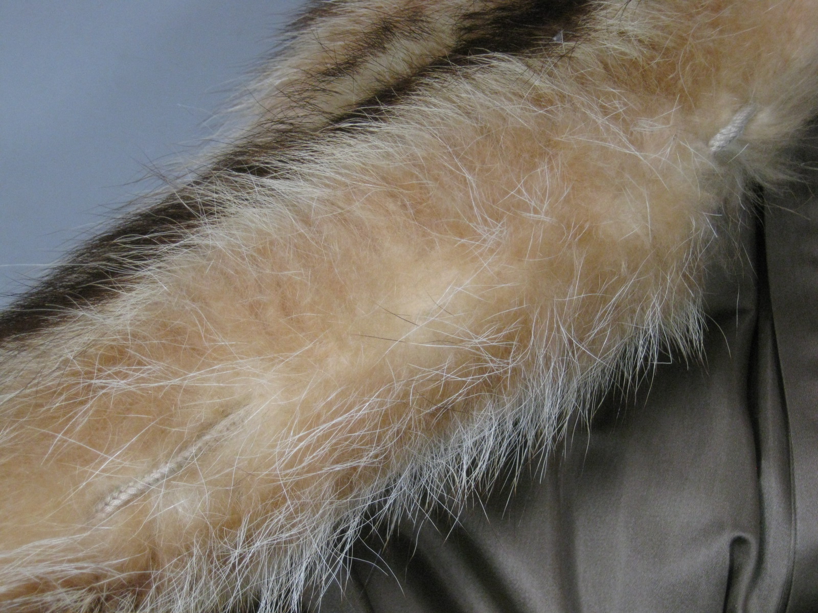 Womens Ladies Vtg JK Walkden Raccoon Fur Long Winter Coat Approx. Size 6 NO RES! 8