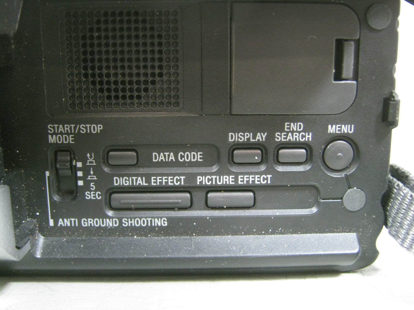 Sony Digital 8 Handycam DCR-TRV110 NTSC Video Camera Camcorder Nightshot Hi8 NR 4