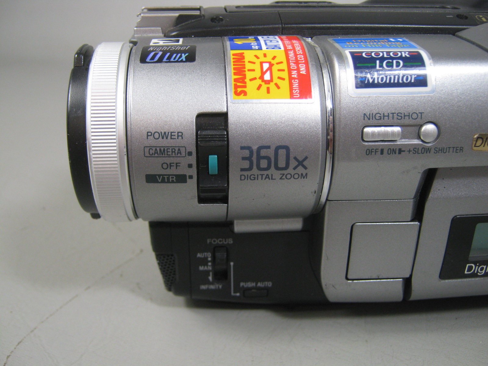 Sony Digital 8 Handycam DCR-TRV110 NTSC Video Camera Camcorder Nightshot Hi8 NR 5