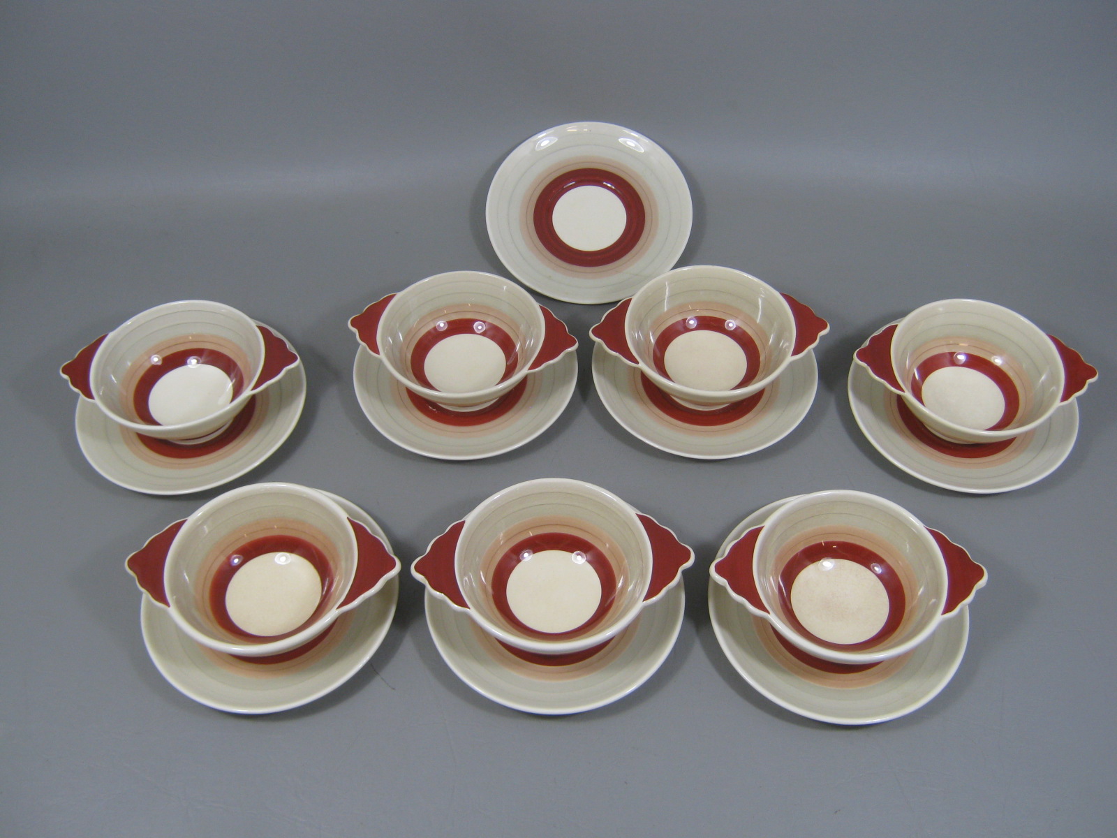 Susie Cooper Crown Works Burslem England 7 Cream Soup Bowls + 8 Saucers Red Band