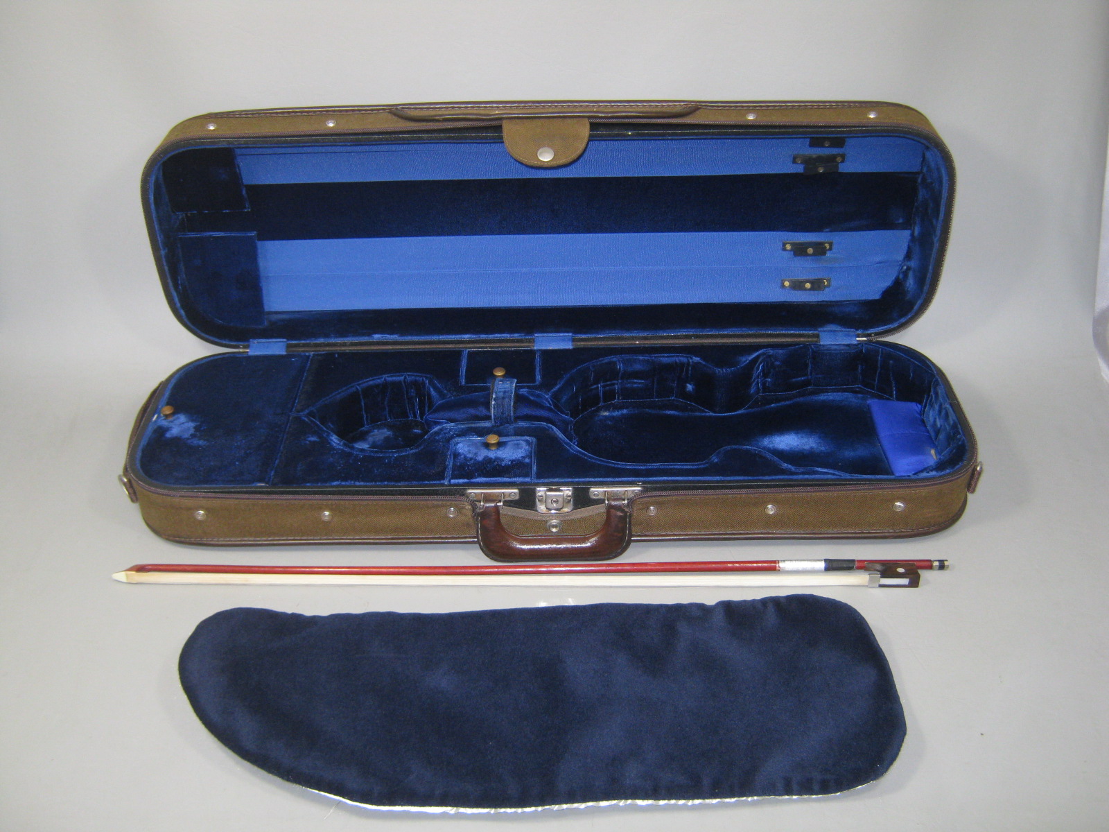 Bobelock Oblong 4/4 Violin Case 1002? Blue Velvet Interior Brown Exterior + Bow