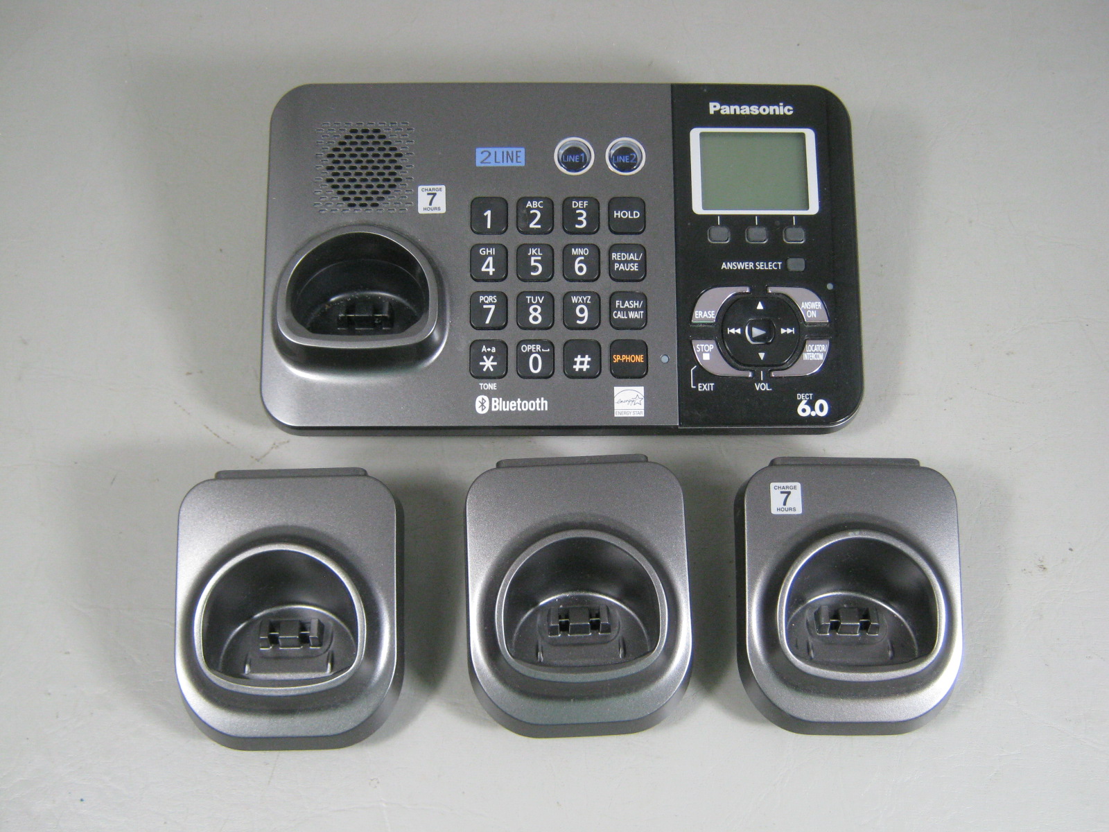 Panasonic KX-TG9381 TG9382 DECT 6.0 2 Line Cordless Phone System W/ 4 Handsets + 1
