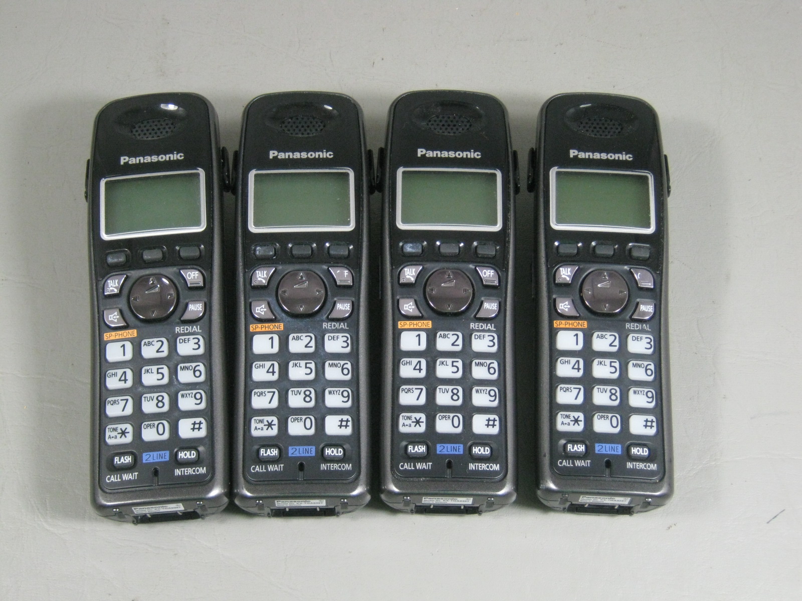 Panasonic KX-TG9381 TG9382 DECT 6.0 2 Line Cordless Phone System W/ 4 Handsets + 4