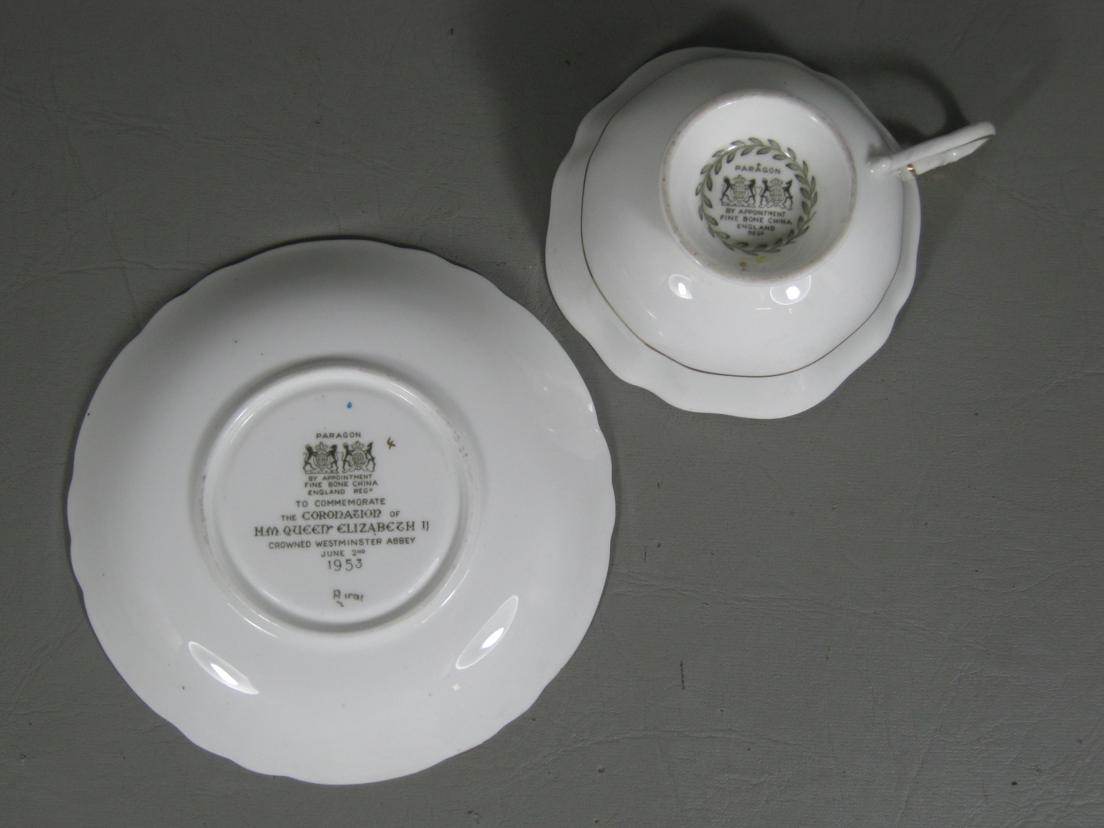 2 Paragon Bone China Queen Elizabeth II 1953 Coronation Tea Cups Teacups Saucers 7
