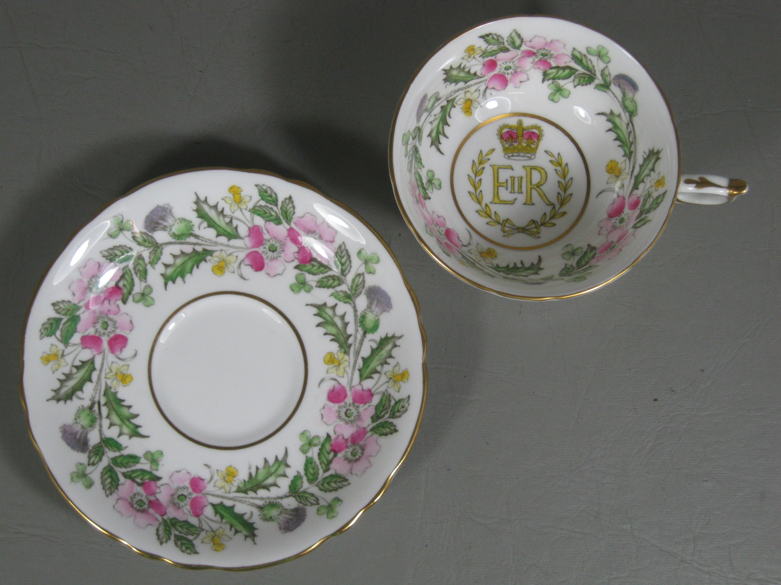 2 Paragon Bone China Queen Elizabeth II 1953 Coronation Tea Cups Teacups Saucers 11