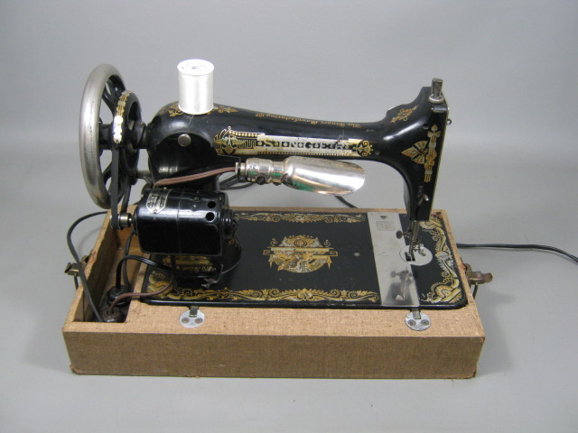 Vtg Antique 1904 Singer 27 Sewing Machine + Case B179807 Sphinx Memphis Egyptian 9