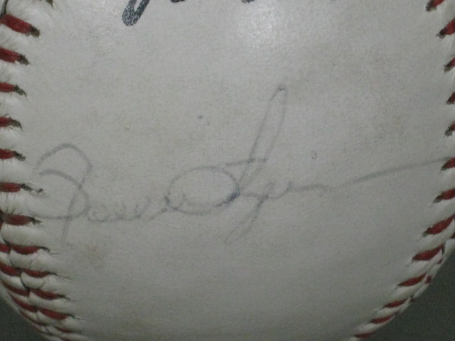Signed Autograph HOF Baseball Lefty Gomez Hank Aaron Stan Musial Pee Wee Reese + 11