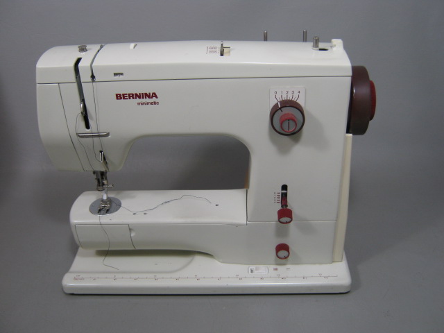Bernina 807 Minimatic Sewing Machine W/ Type 213 Foot Pedal Power Cord Red Case+ 1