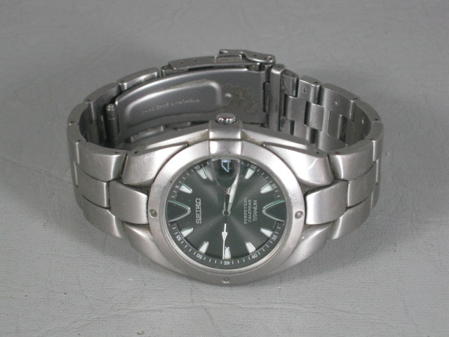 Seiko Perpetual Calendar Titanium Mens Wristwatch Watch 8F32-0049 No Reserve!