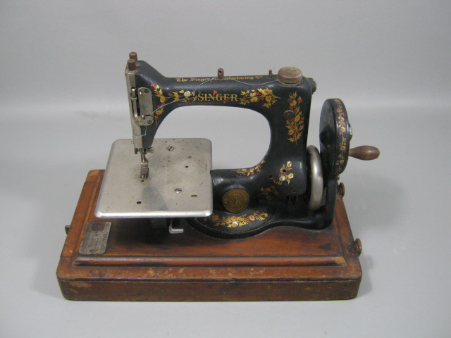Vtg Antique 1907 Singer Model 24 Hand Crank Sewing Machine W/ Case + H1613513 NR 1