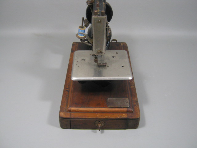 Vtg Antique 1907 Singer Model 24 Hand Crank Sewing Machine W/ Case + H1613513 NR 5