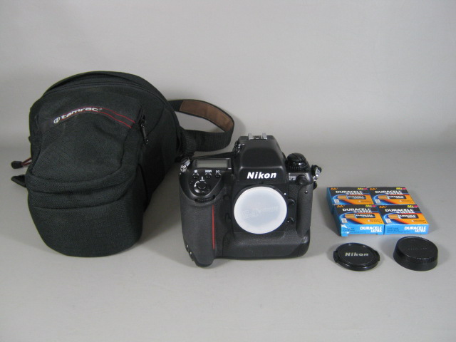 Nikon F5 Professional SLR 35mm Camera Body & Tamrac Case EXC+ One Owner NO RES!