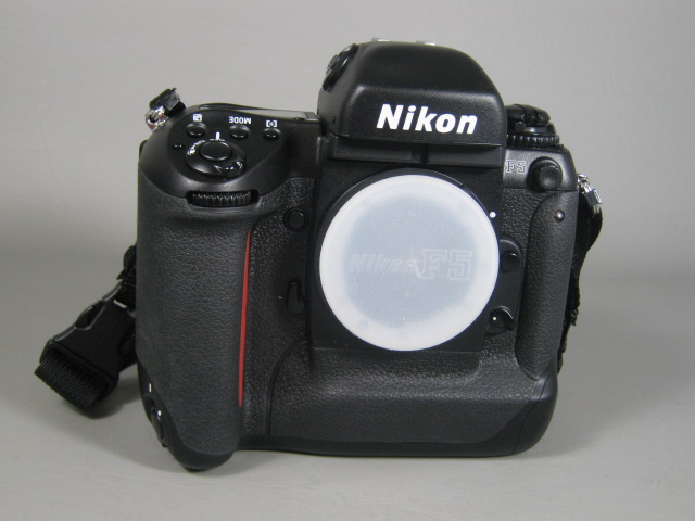 Nikon F5 Professional SLR 35mm Camera Body & Tamrac Case EXC+ One Owner NO RES! 1