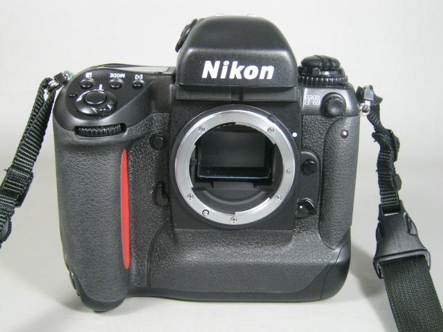 Nikon F5 Professional SLR 35mm Camera Body & Tamrac Case EXC+ One Owner NO RES! 7