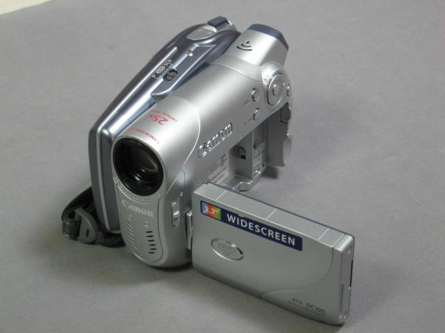 Canon DC100 DC 100 Mini DVD R/RW Digital Camcorder NR 1