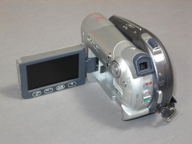 Canon DC100 DC 100 Mini DVD R/RW Digital Camcorder NR 2